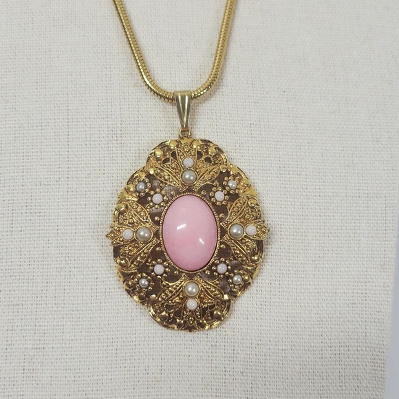 Avon Jewelry - Vintage Avon Pink Cabochon Faux Pearl Pendant Necklace Gold Tone 30" Granny Core